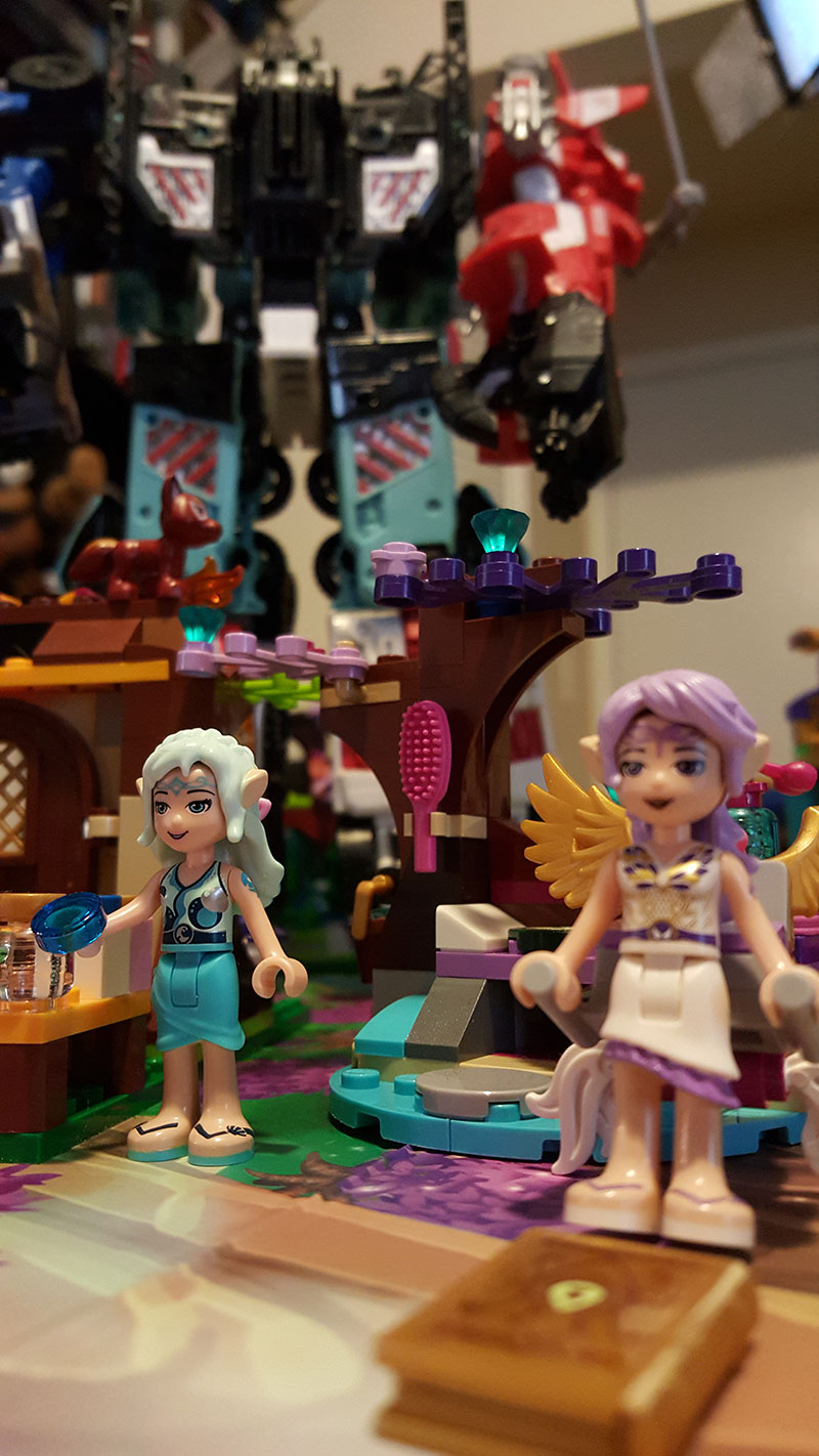Illustration for article titled The Only Thing Wrong With LEGO Elves Is The Elves Themselves